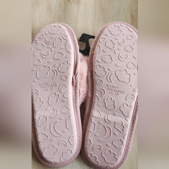 Pink Secret Treasures Faux Fur Thong Slippers - Picture 2 of 2